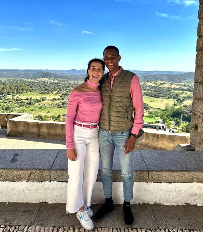 Carolina Marín junto a su novio