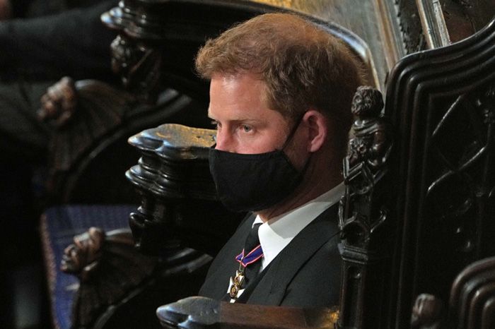 El príncipe Harry en el funeral de su abuelo
