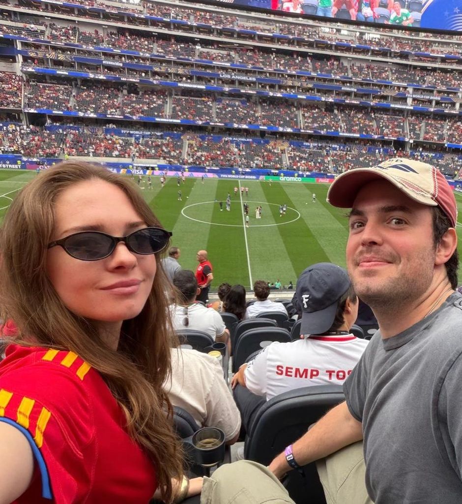 Stella Banderas y su esposo Alex Gruszynski apoyaron a España.