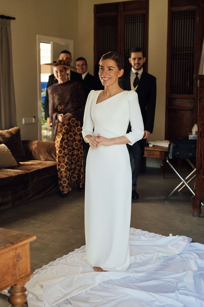 El vestido de novia de Lucía, de Clara Brea
