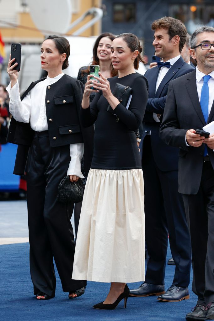 Plano entero de Candela Serrat en los Premios Princesa de Asturias 2024