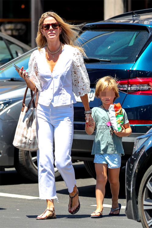 Amelia Bono y Manuel Marcos con su hijo pequeño