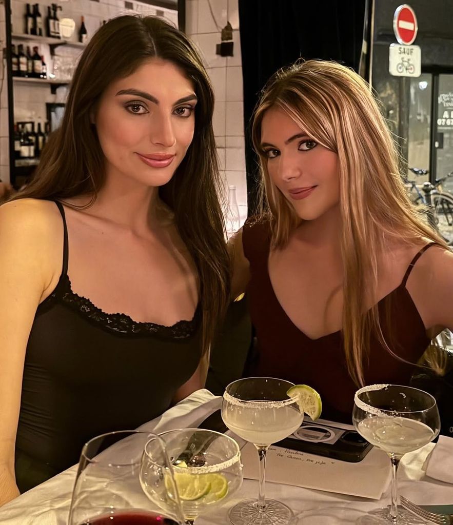 Paulina y Jimena, hijas de Adriana Abascal 