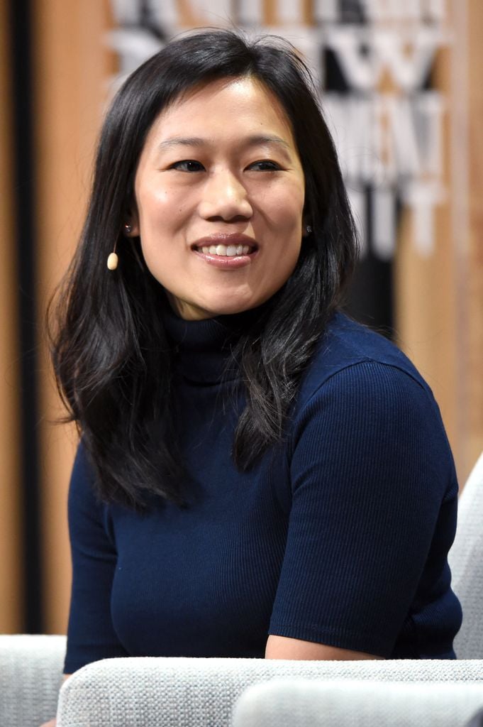 La cofundadora de la Iniciativa Chan Zuckerberg, Priscilla Chan, habla en el escenario durante "The Next Wave of Philanthropy" en el Vanity Fair New Establishment Summit en el Yerba Buena Center for the Arts el 20 de octubre de 2016 en San Francisco, California.