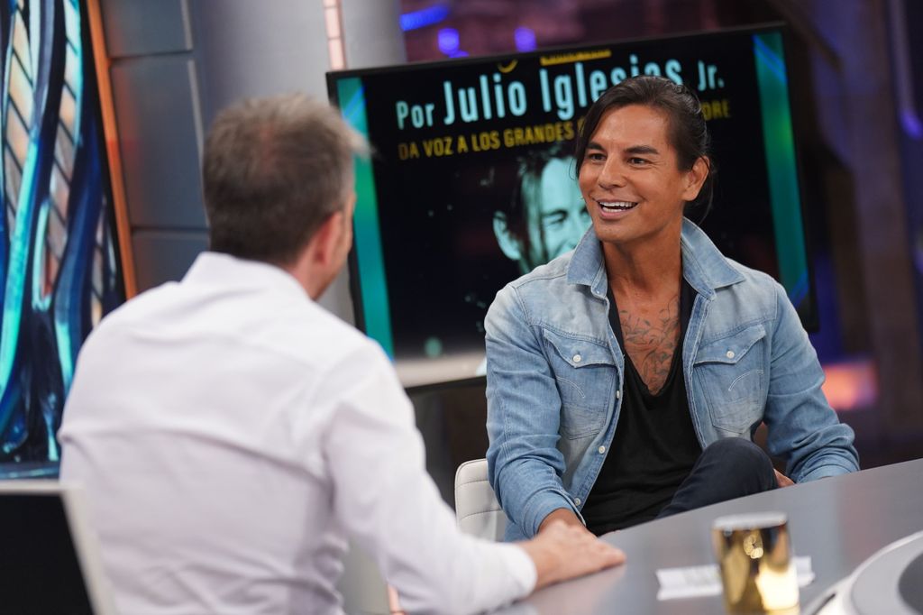 Julio Iglesias Jr. reveló a Pablo Motos que ha pisado la cárcel dos veCes.