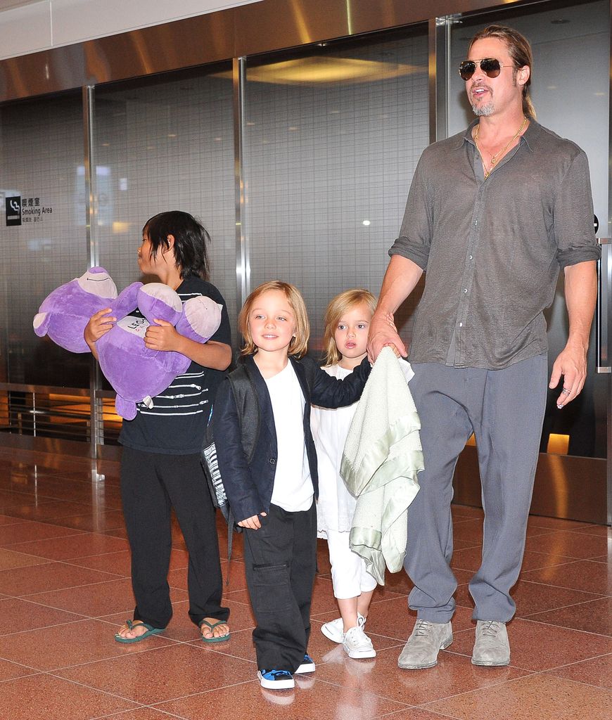 Knox y Vivienne con su familia trotamundos