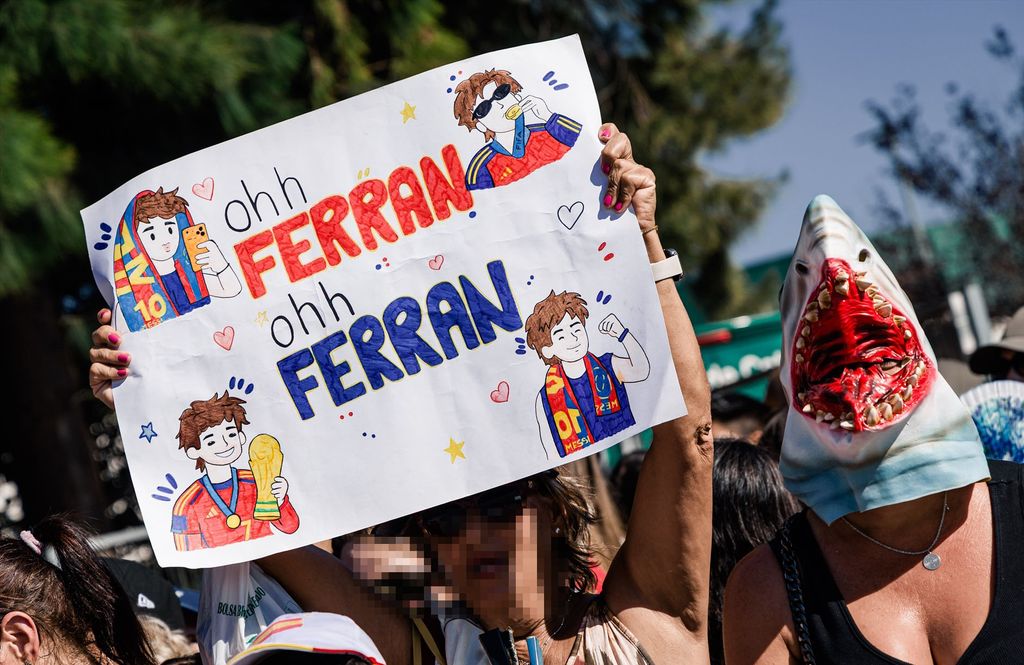 Así fue recibido Ferran Torres en su pueblo