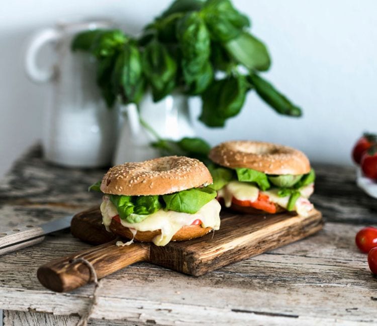 'Bagels' al estilo 'caprese'