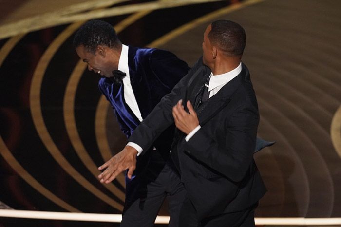 Will Smith golpea a Chris Rock