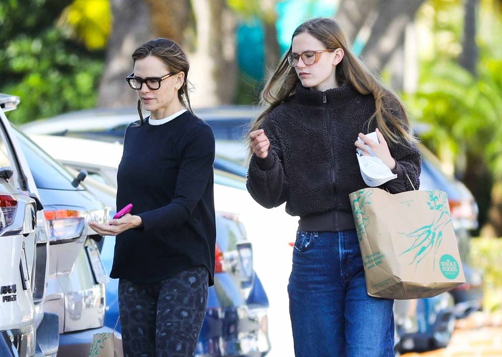 Violet Affleck reveló que tuvo una discusión con su madre, Jennifer Garner, en medio de los incendios forestales de Los Ángeles a inicios de año. 
