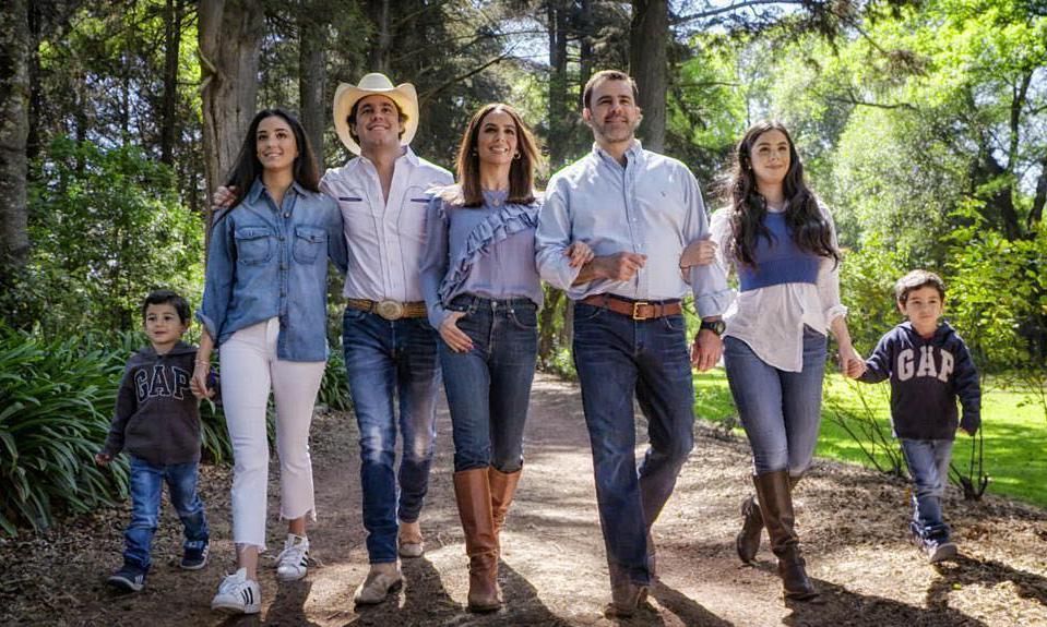 Biby Gaytán y su familia