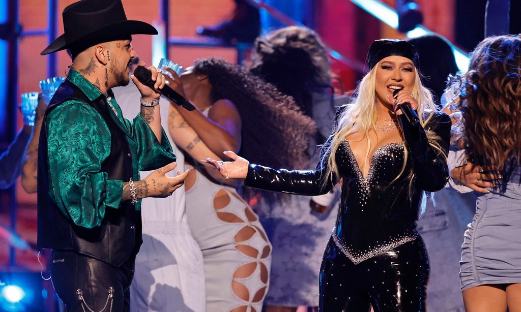 Christian Nodal y Christina Aguilera en los Latin GRAMMY 2022