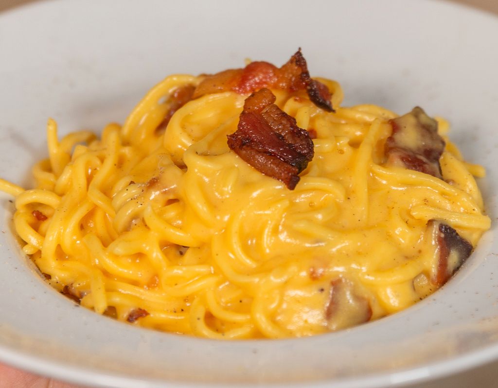 Pasta a la Carbonara del restaurante Trattoria Popolare. 
