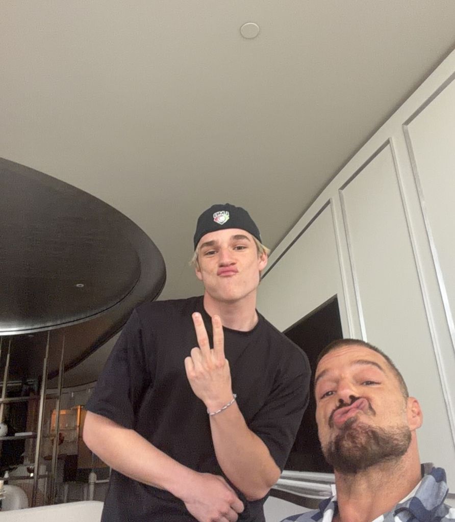 Ricky Martin con su hijo Matteo, el mellizo de Valentino.