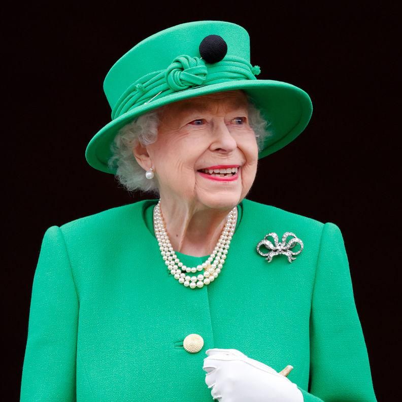 reina isabel 2
