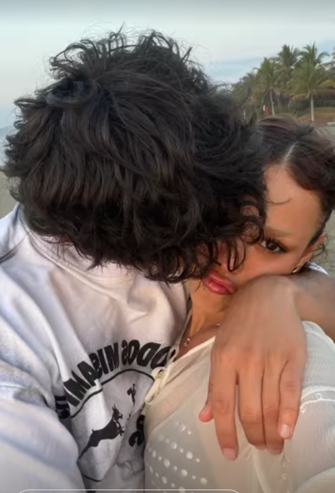 Alex Hoyer compartió algunas fotos de la guapa cumpleañera, su novia Danna.
