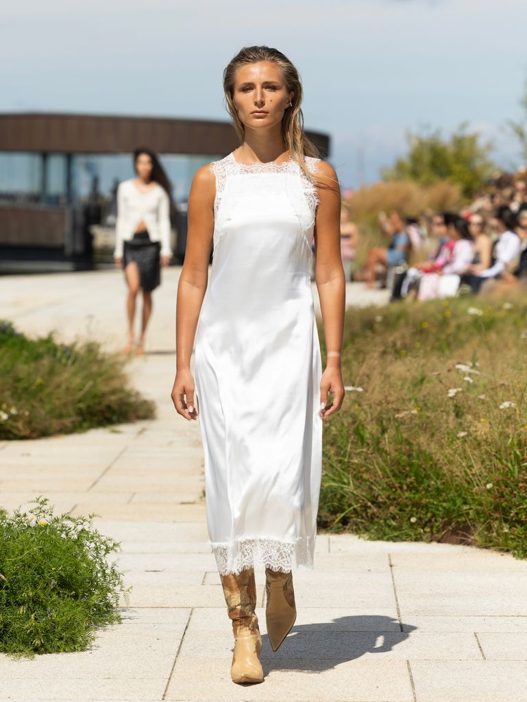 Benedikte Thoustrup desfilando en Copenhagen Fashion Week PV25
