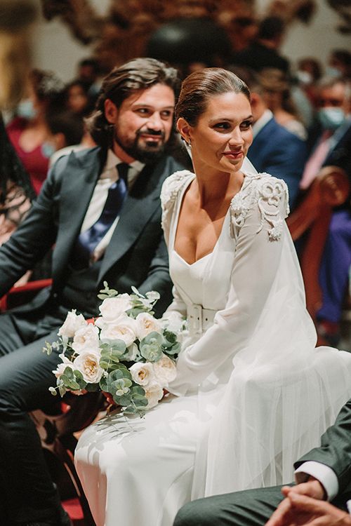 Vestido de novia con detalles