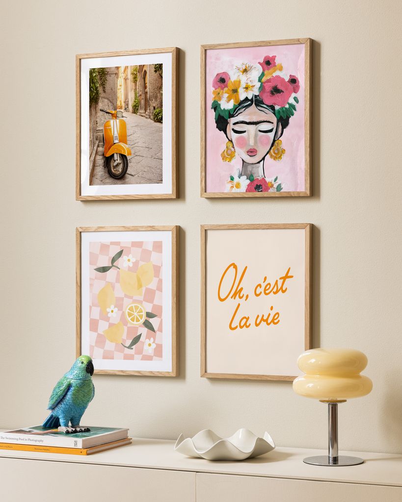 Galería de arte jovial y optimista
