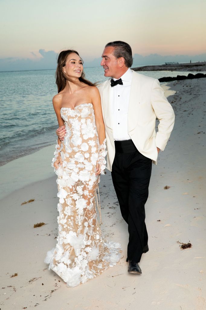 Gigi Sarasola y Sara Zaldívar en su boda