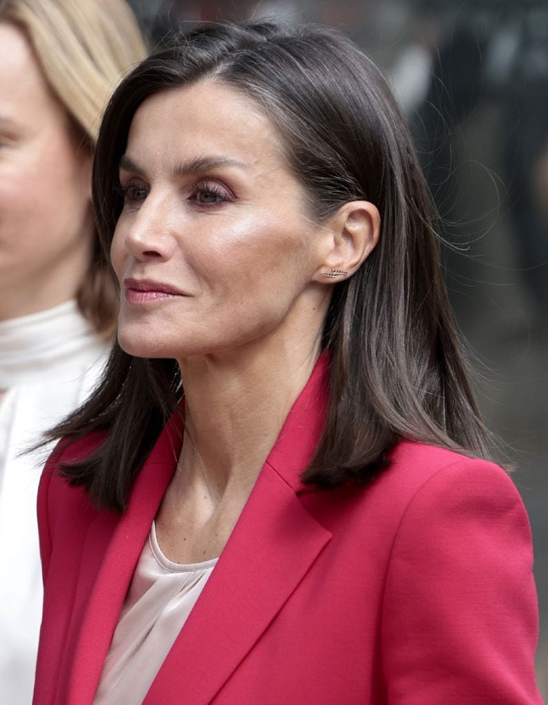 Reina Letizia traje rojo
