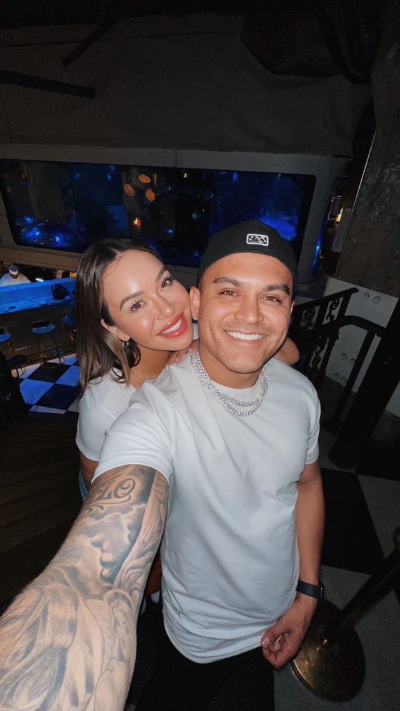 Tras su susto, Chiquis y Emilio lograron salir a salvo.