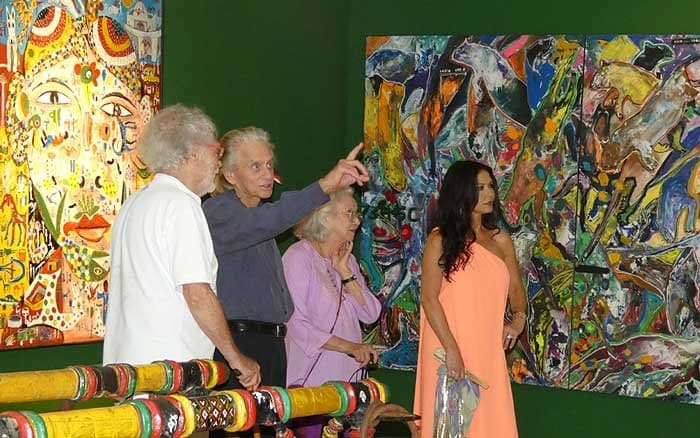 Catherine Zeta-Jones y Michael Douglas en el museo