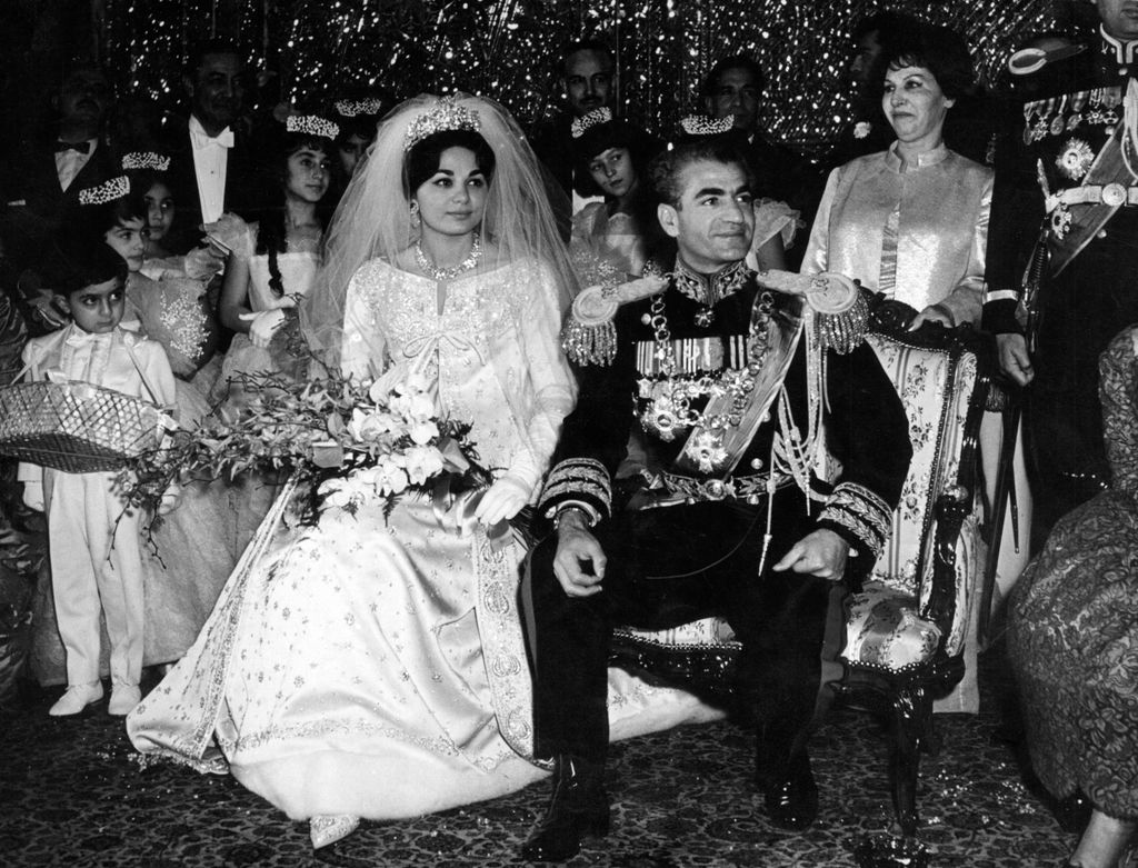 Farah Diba y el Shah el día de su boda