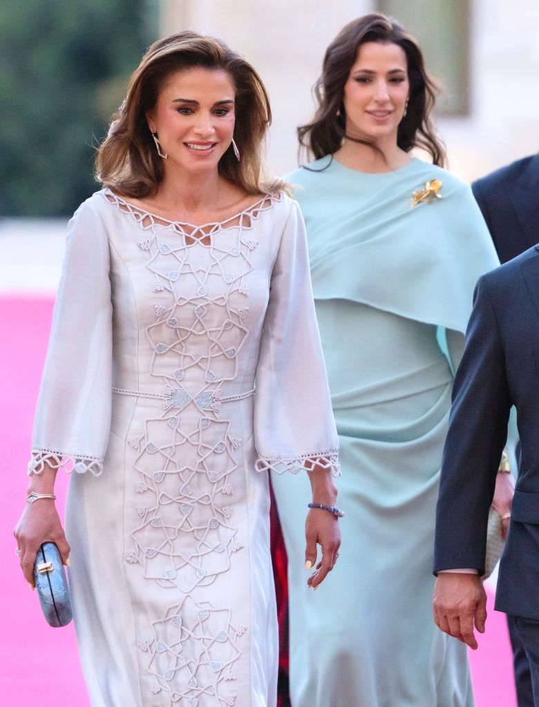 Rania y Rajwa de Jordania en la celebración del 80 aniversario del Día de la Independencia de Jordania