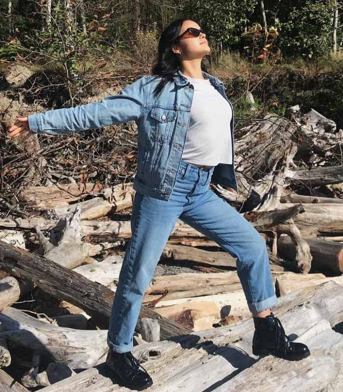 Camila Mendes disfruta de estar al  aire libre.  