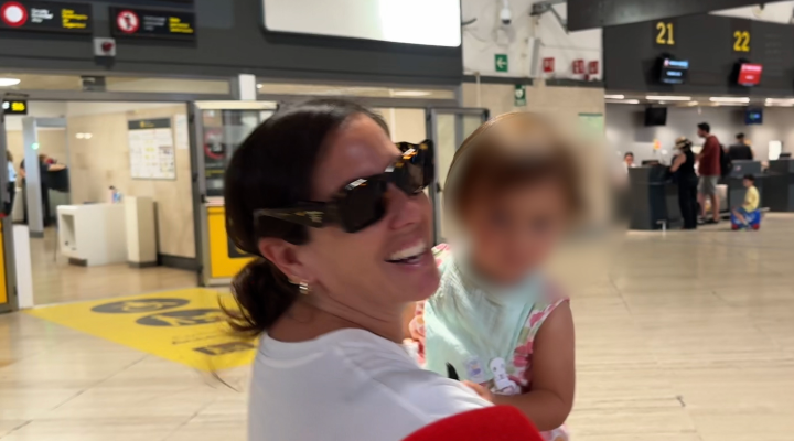 Anabel Pantoja, muy sonriente, reaparece tras el informe de su hija