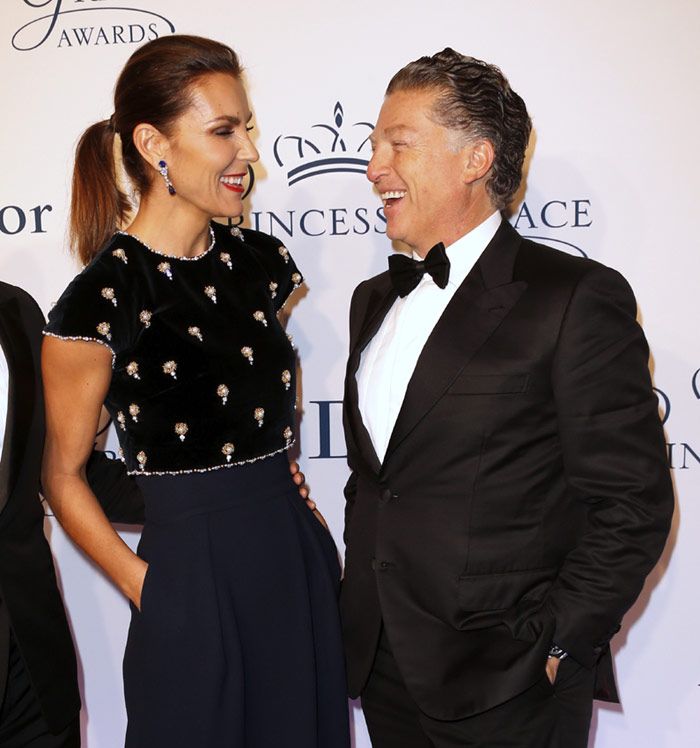 Los gestos de complicidad de la modelo, diseñadora y bloguera de HOLA.com y el empresario mexicano se han multiplicado en esta gala en Nueva York con miradas directas a los ojos y con sonrisas solo del uno para el otro
