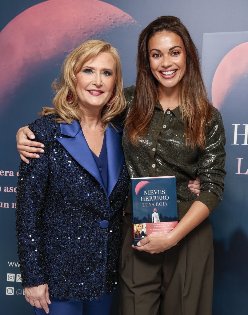 Nieves Herrero y Lara Álvarez en la presentación de 'Luna roja'.