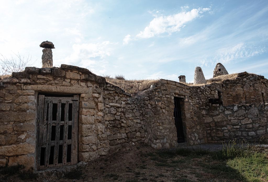Bodegas de Baltanás, puertas y zarceras