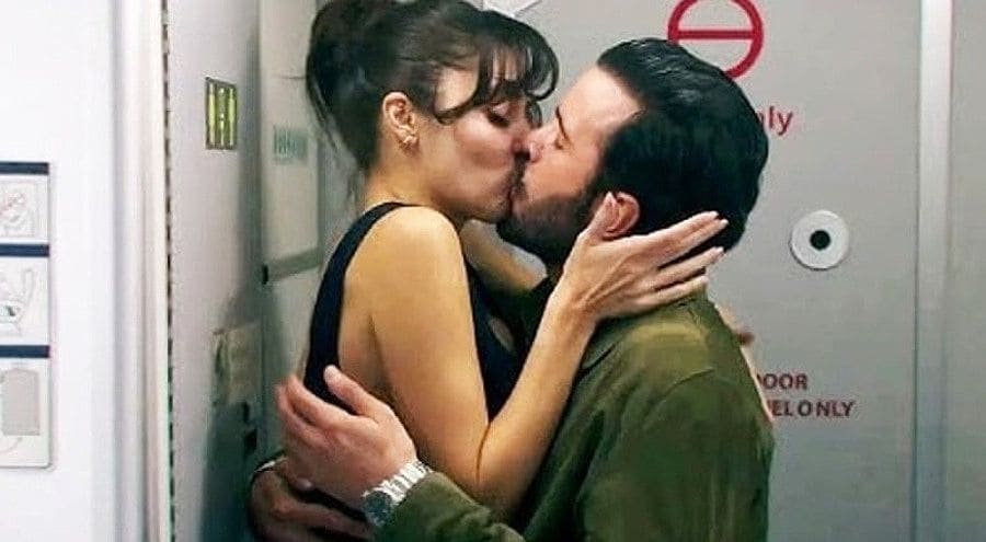 Han sido muy criticadas las escenas ínitimas de la serie por su alto voltaje