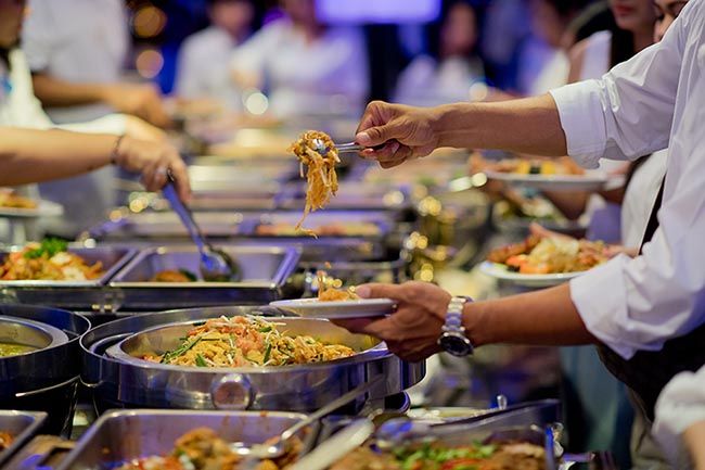 Cómo comer bien en un buffet libre