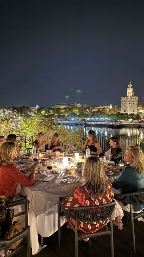Despedida de soltera familiar de Blanca Llandres en Sevilla