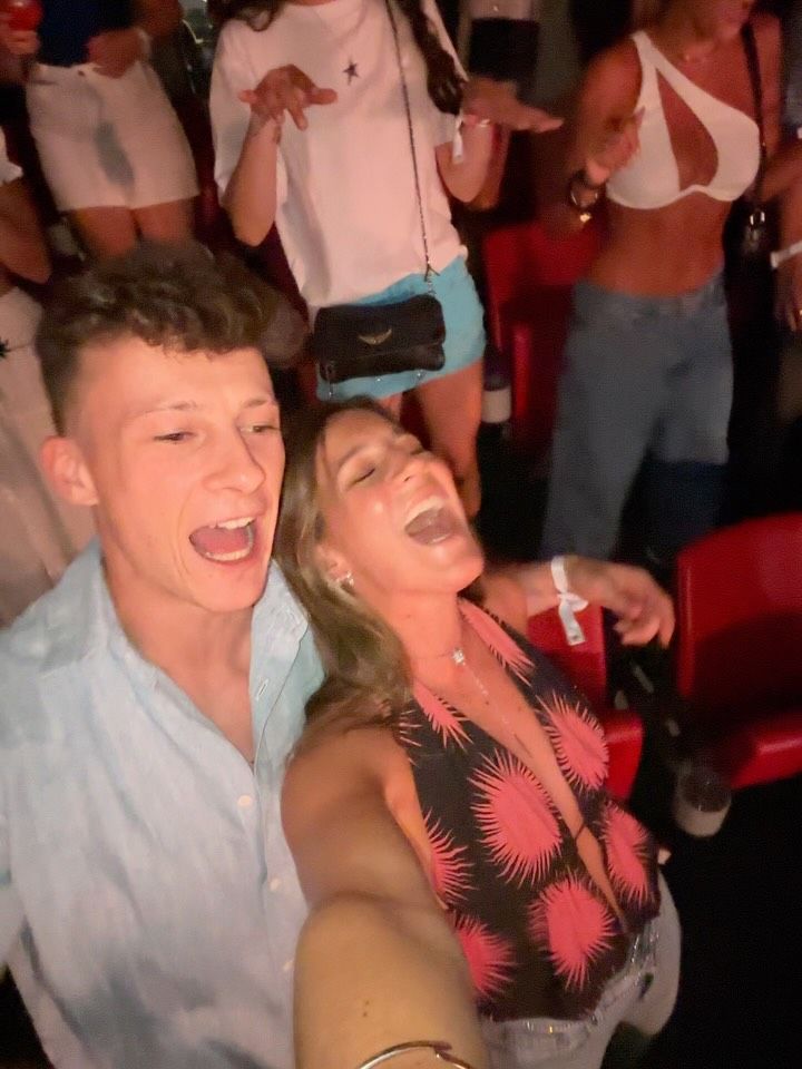 Javo y Rocío disfrutando de un concierto juntos