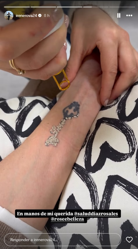 Irene se tatuó una llave con la palabra "love" en referencia a la relación que mantenía con Kiko