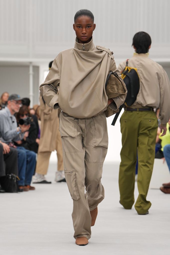 Paris Fashion Week: desfile de Loewe (Primavera/Verano 2027)