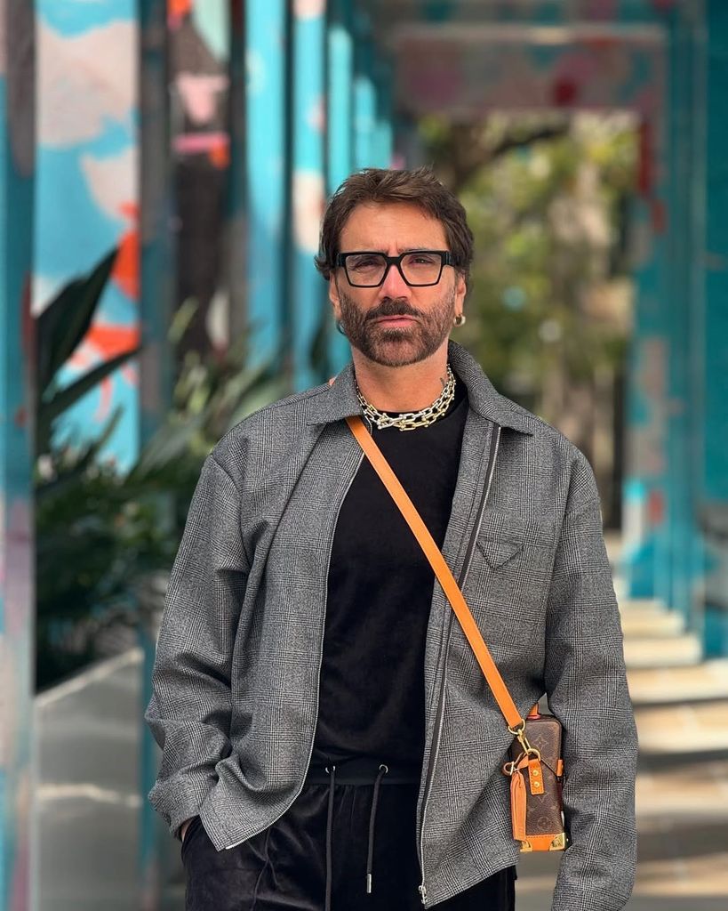Alejandro Fernández recordó sus días en la facultad donde descubrió su otra pasión. 