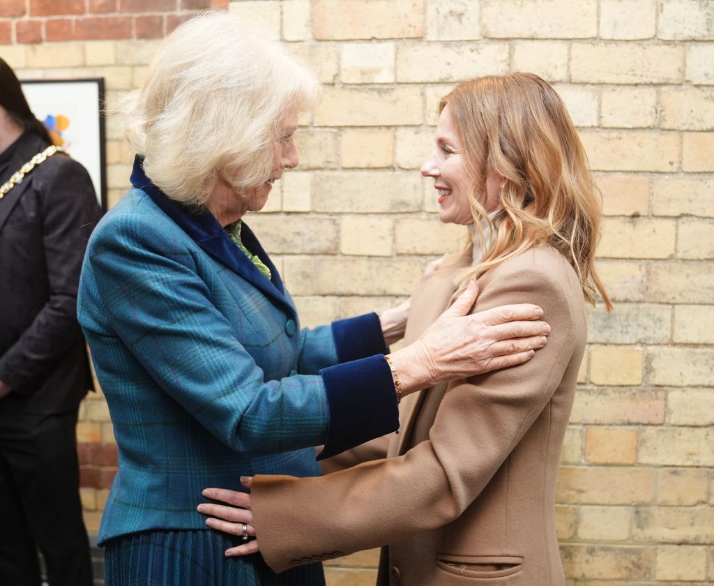La cercanía entre la reina Camilla y la excantante, Geri Halliwell, es más que patente