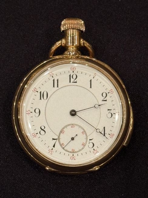 El reloj de oro de Isidor Straus, detenido para siempre a las 2:20 h, la hora exacta en la que el Titanic desapareció bajo el agua