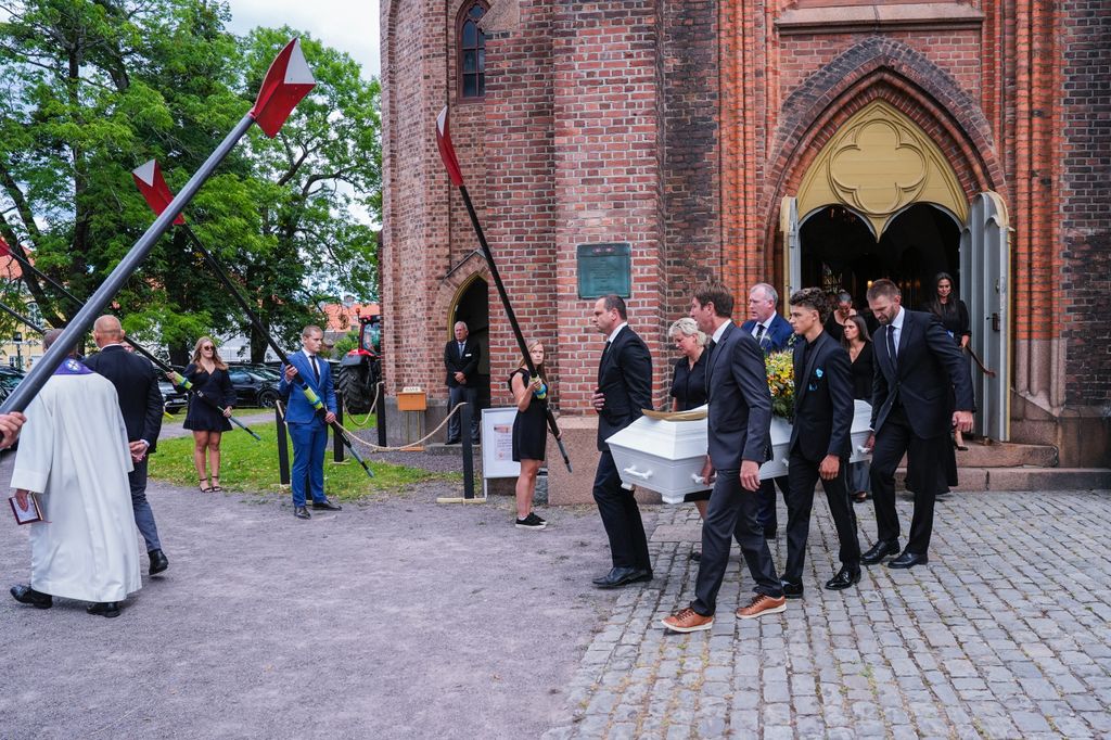 Funeral por Olaf Tufte