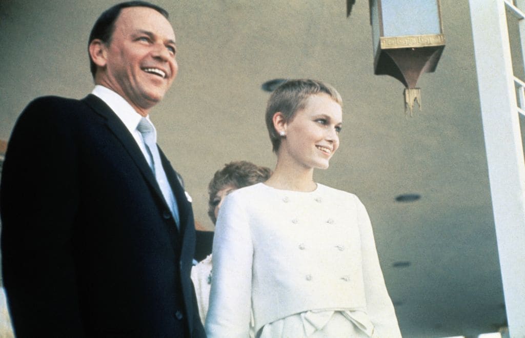  Las Vegas, Nevada: La boda de Mia Farrow y su marido Frank Sinatra en el Hotel Sands, donde se casaron.