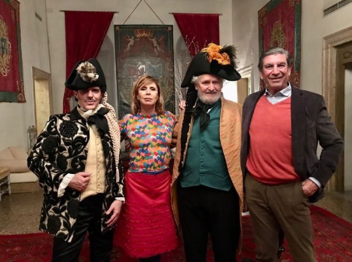 Ágatha Ruiz de la Prada disfruta del Carnaval de Venecia con su nueva pareja