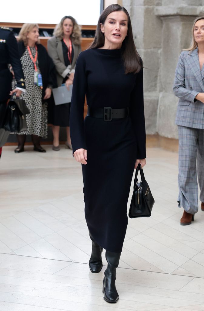reina letizia botas negras