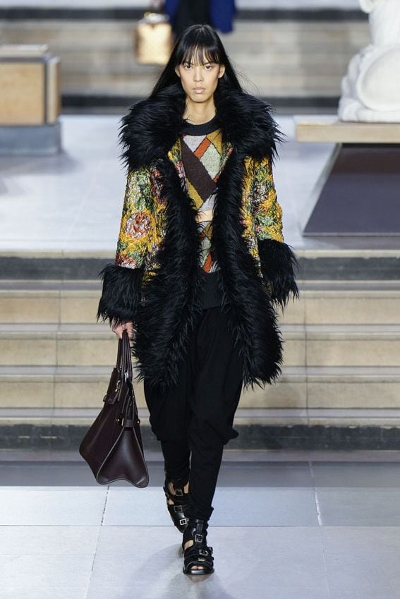 vuitton f22 02520220307025