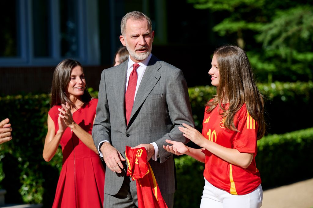 Felipe VI y la reina Letizia arropan a la Selección en pleno Mundial:  "Empieza el camino hacia un sueño que une a millones de españoles"