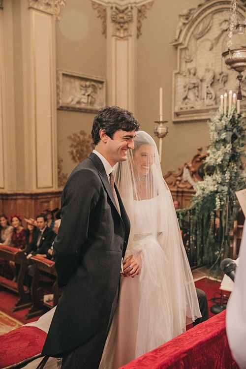 Vestido de novia con escote barco
